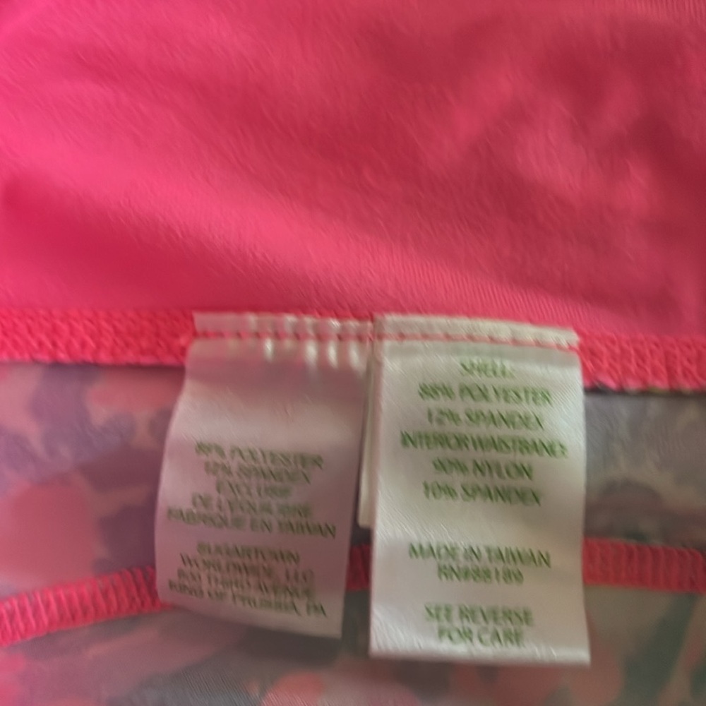 Lilly Pulitzer Luxletic UPF 50 Weekender Crop Legging Multi Rainbow Soleil - Picture 4 of 6